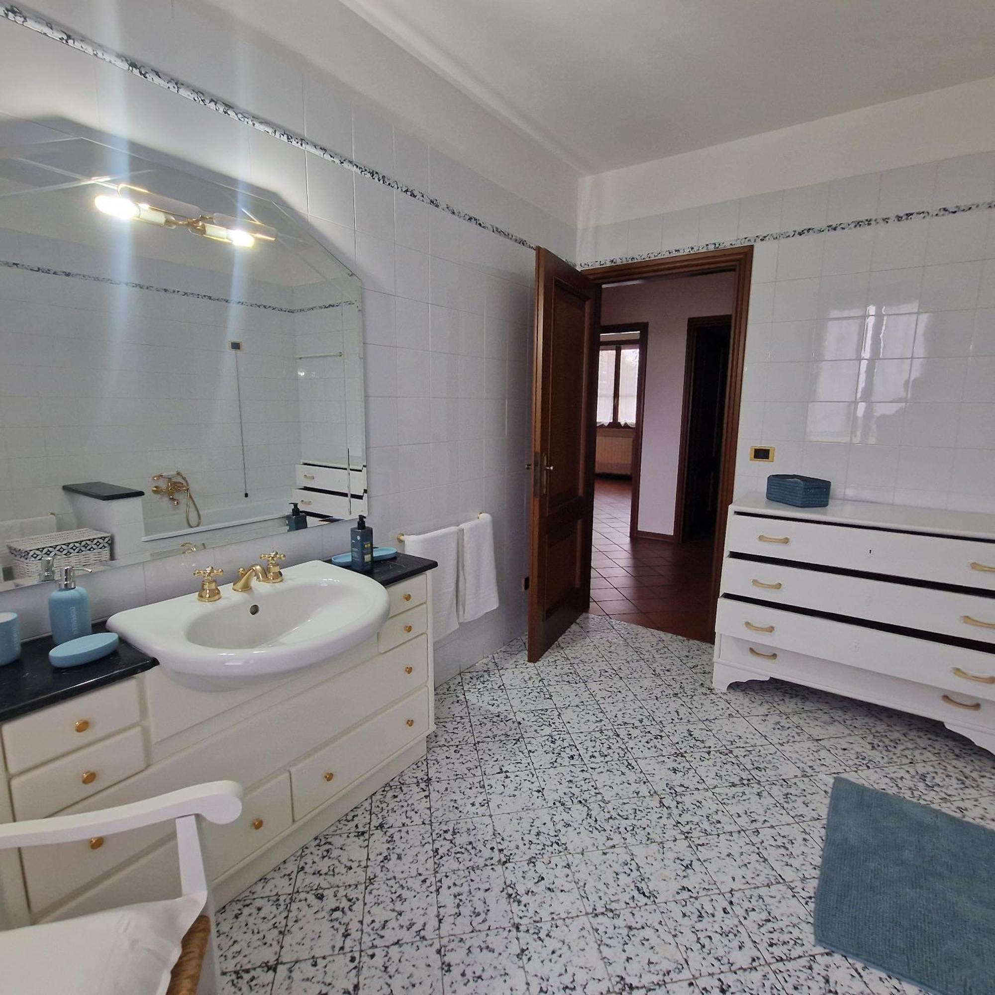 Вилла Residenza Vittoria Bagnolo San Vito Экстерьер фото
